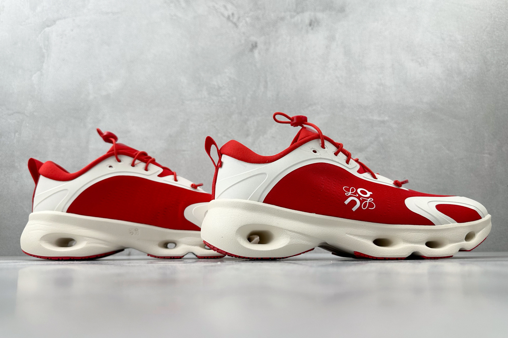 LOEWE x On昂跑 Cloudsolo 白红 3MF30664661