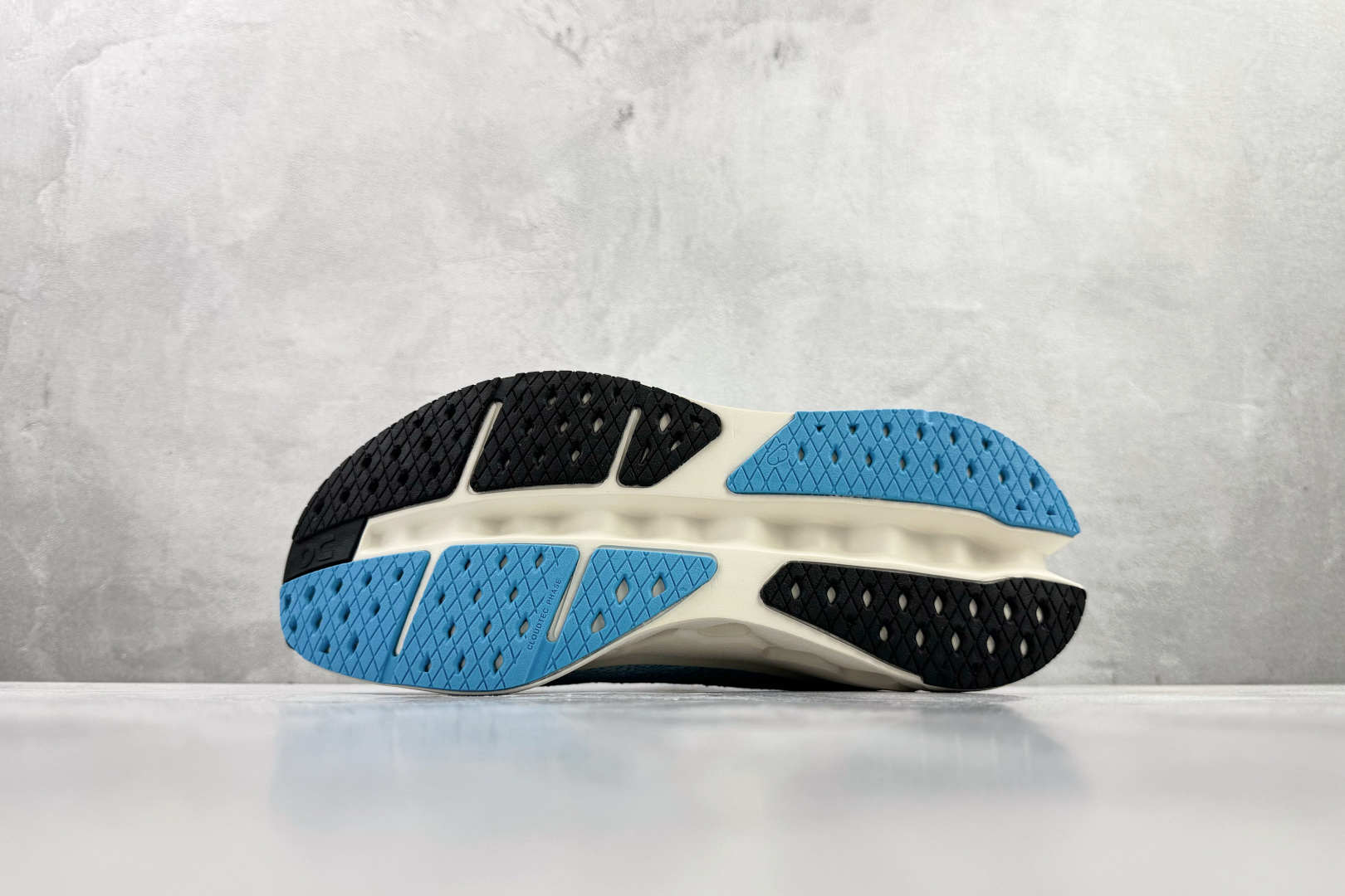 On昂跑 Cloudsurfer Max 蓝色 3WF30224289