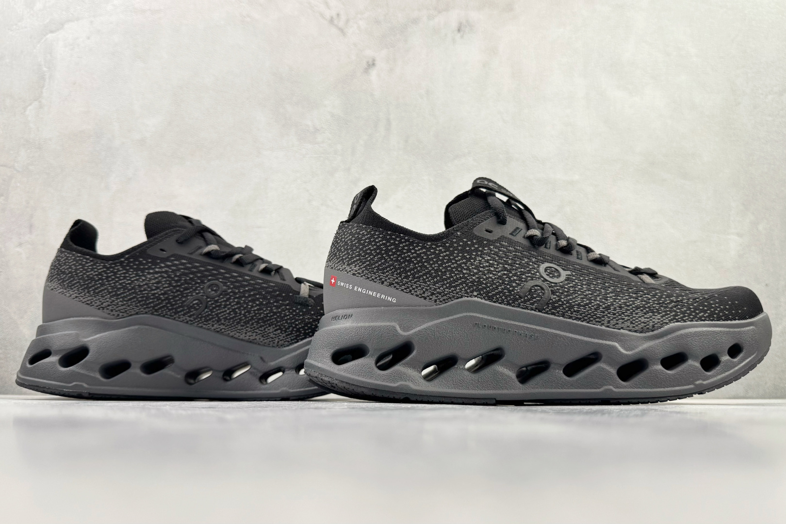 On昂跑 Cloudsurfer Max 黑色 3MF30430106