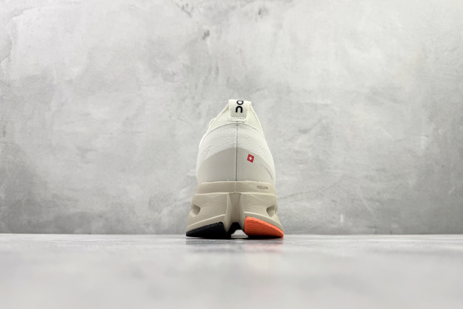 On昂跑 Cloudsurfer Max 米色 3MF30433297