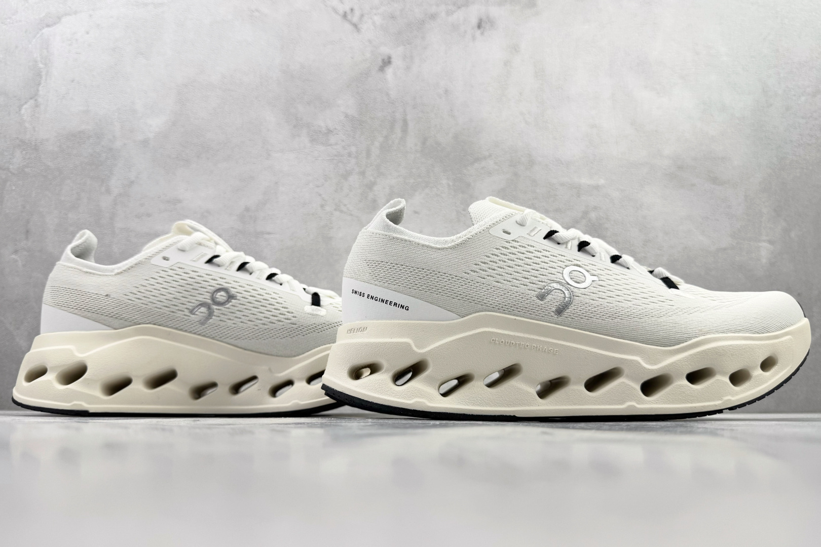 On昂跑 Cloudsurfer Max 白色 3MF30431200