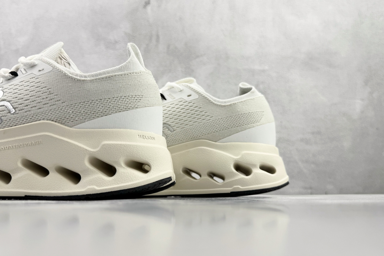 On昂跑 Cloudsurfer Max 白色 3MF30431200