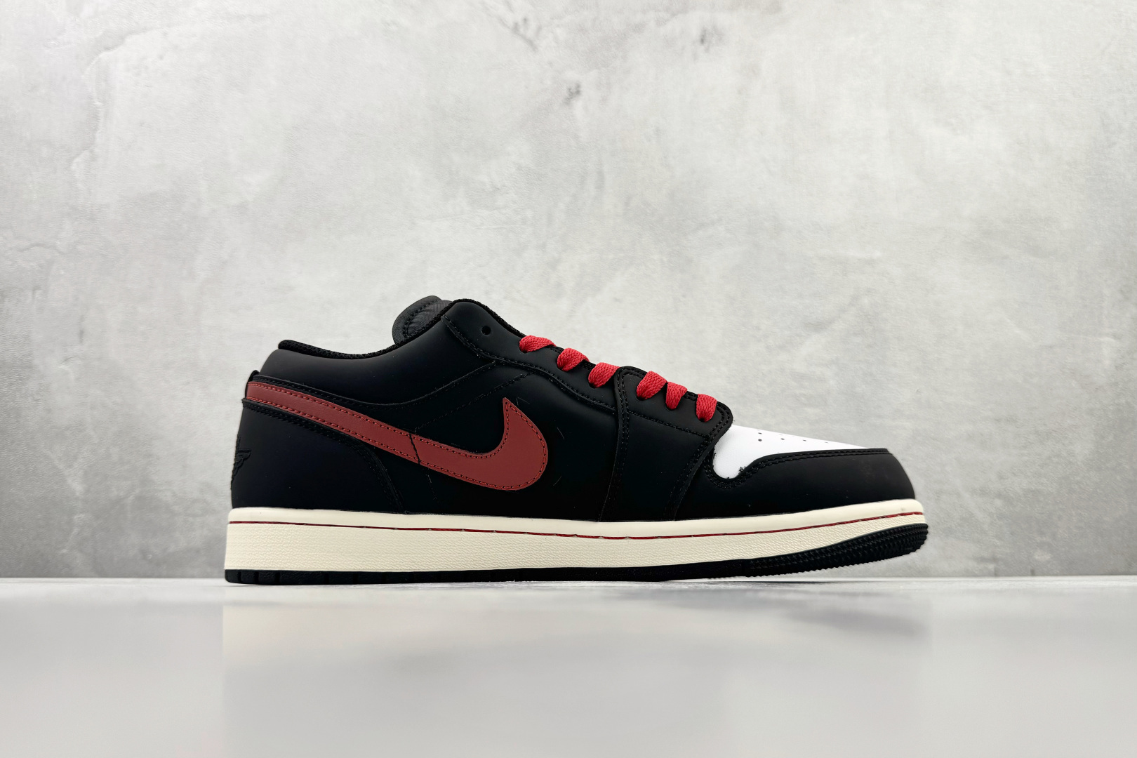 定制球鞋Jordan Air Jordan 1 low 玄黑驰驹 黑色 553558-040