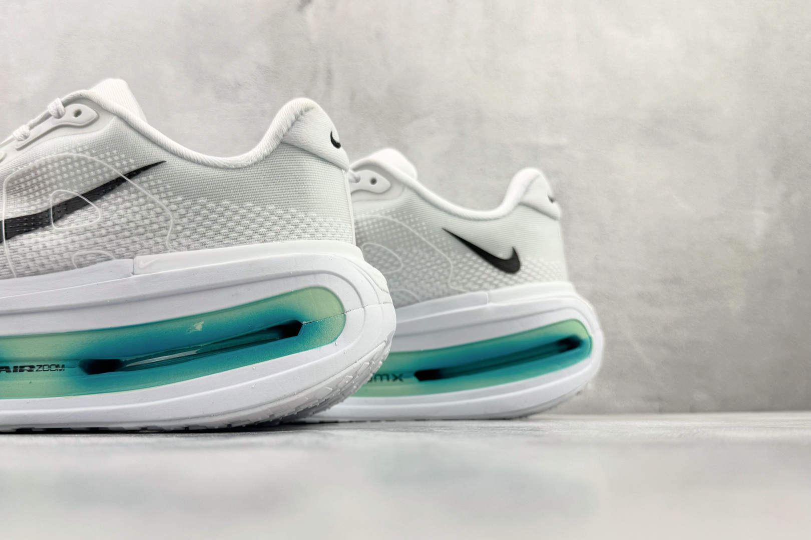 Nike Vomero Vomero Premium 白绿 HQ2050-836