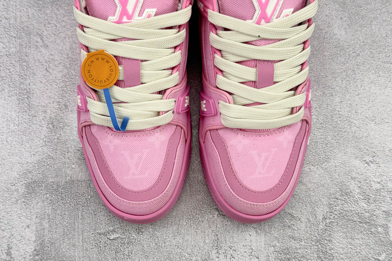 顶级纯原 LOUIS VUITTTrainer 粉色 1AHWP3