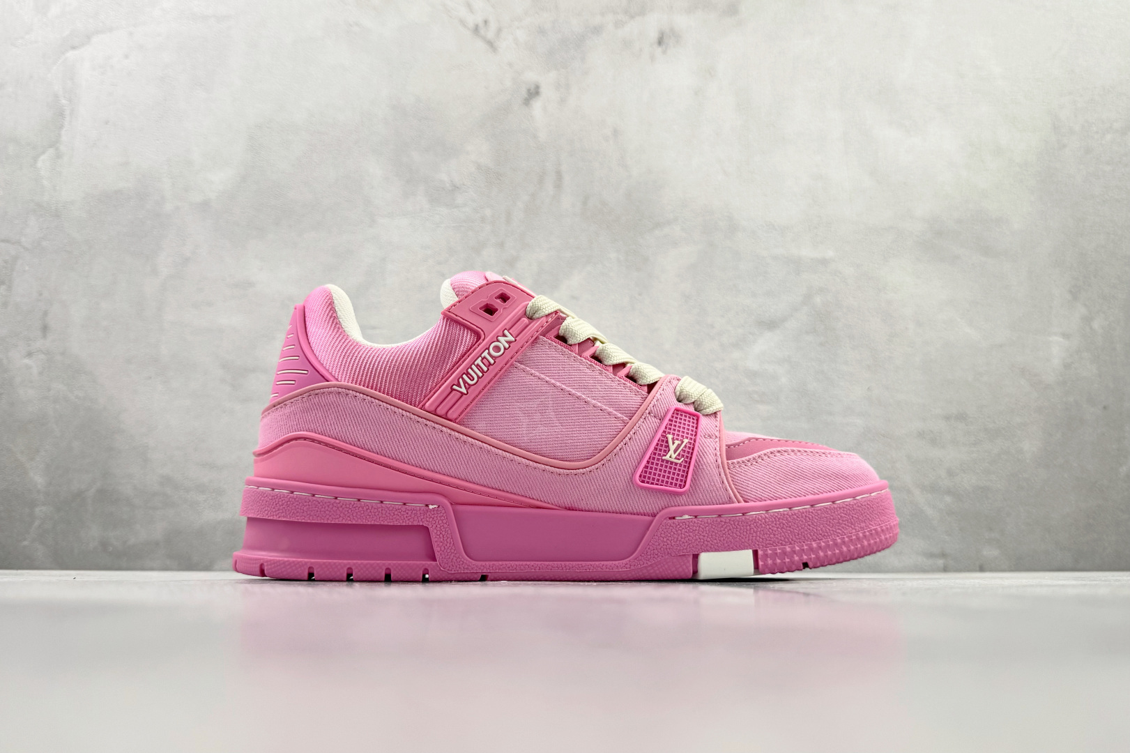 顶级纯原 LOUIS VUITTTrainer 粉色 1AHWP3