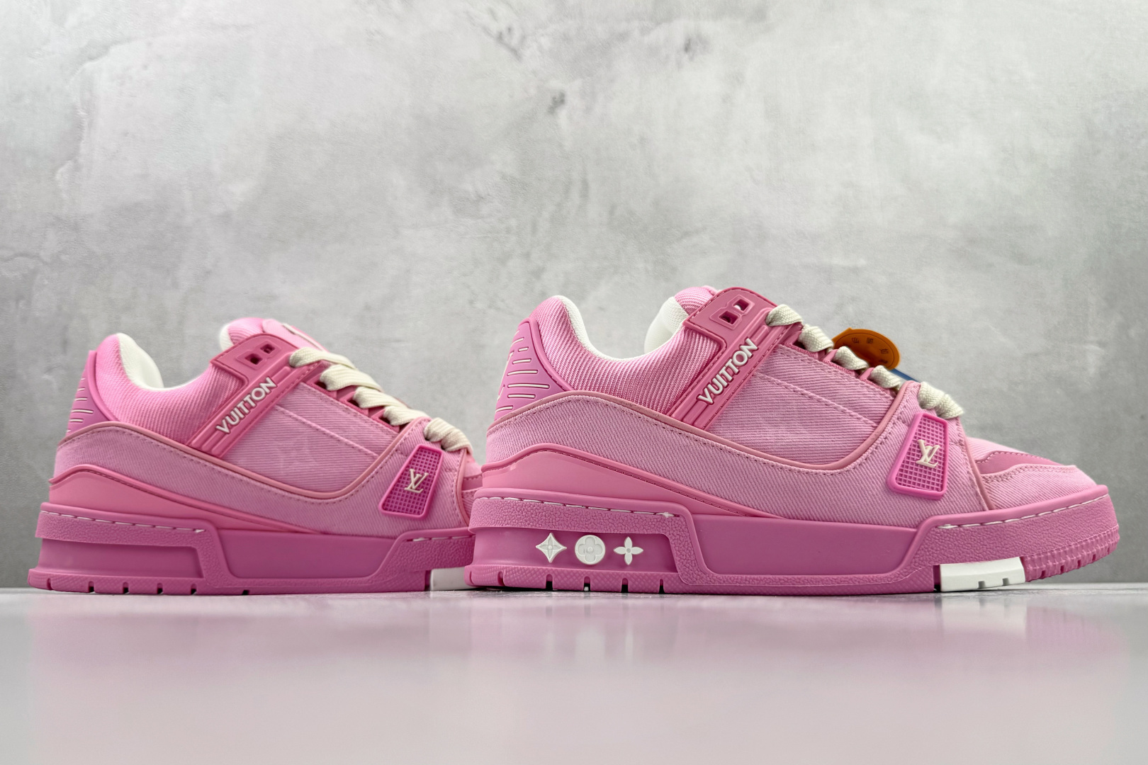 顶级纯原 LOUIS VUITTTrainer 粉色 1AHWP3