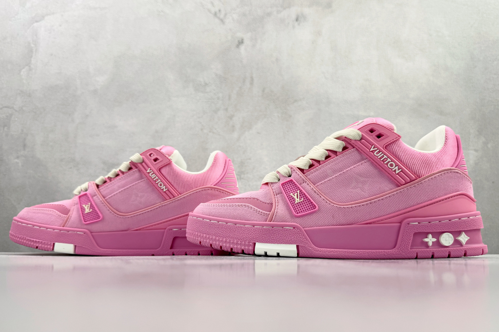 顶级纯原 LOUIS VUITTTrainer 粉色 1AHWP3