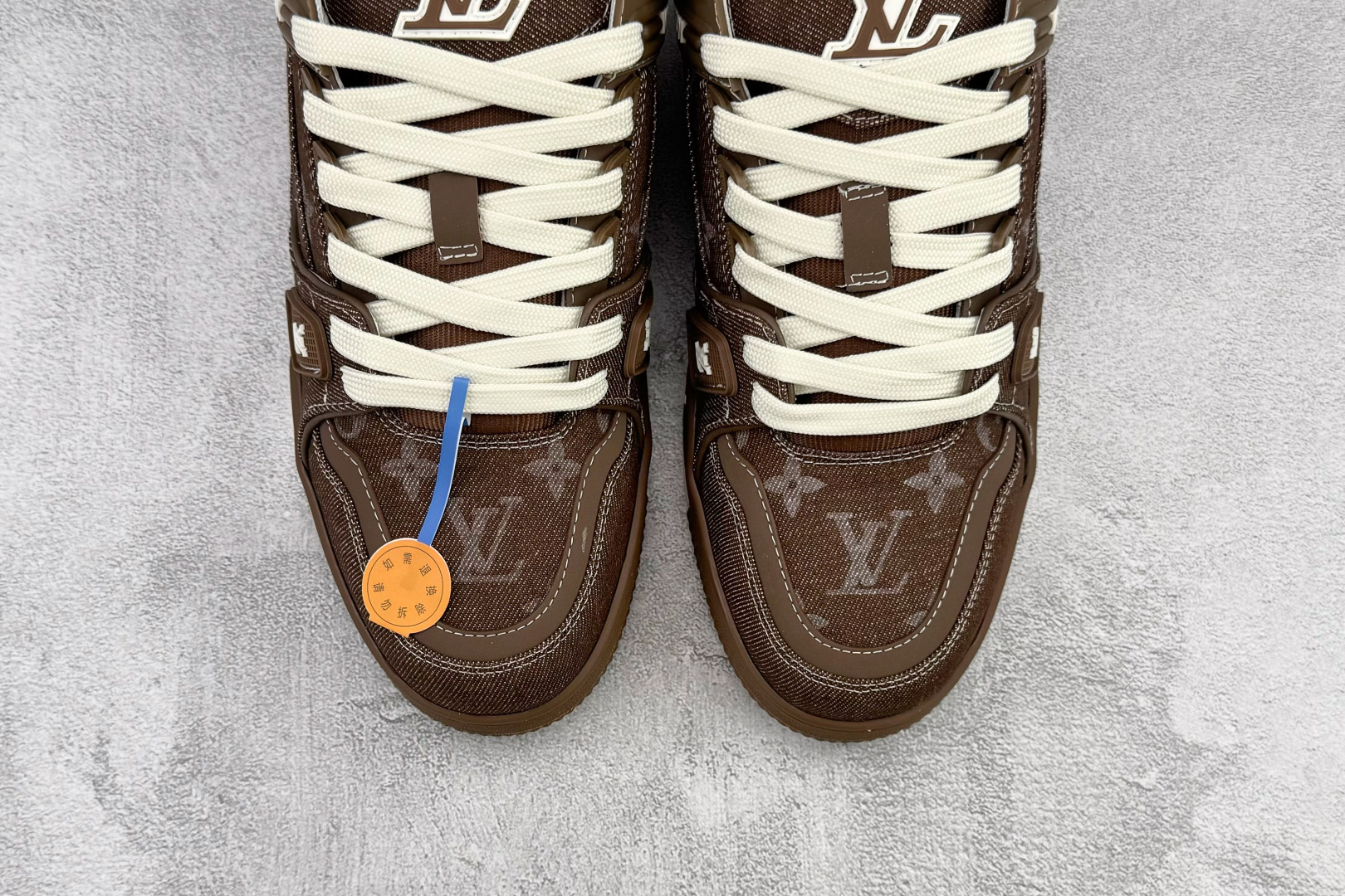 顶级纯原 LOUIS VUITTTrainer 棕色 1AHT16