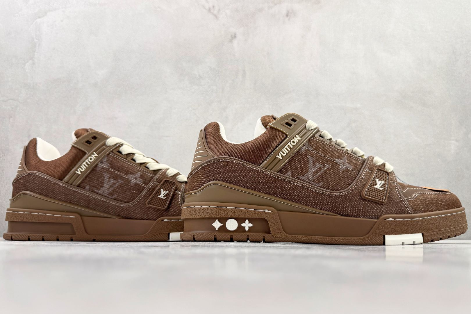 顶级纯原 LOUIS VUITTTrainer 棕色 1AHT16