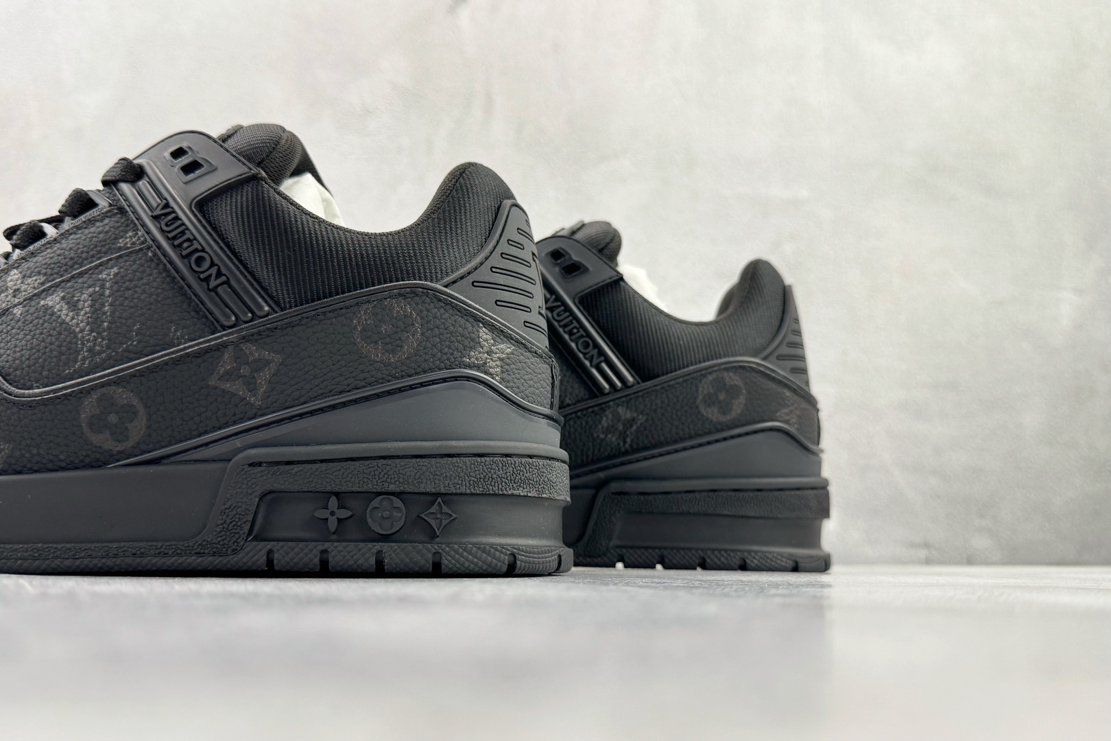 顶级纯原 LOUIS VUITTTrainer 黑色 1AHDBE