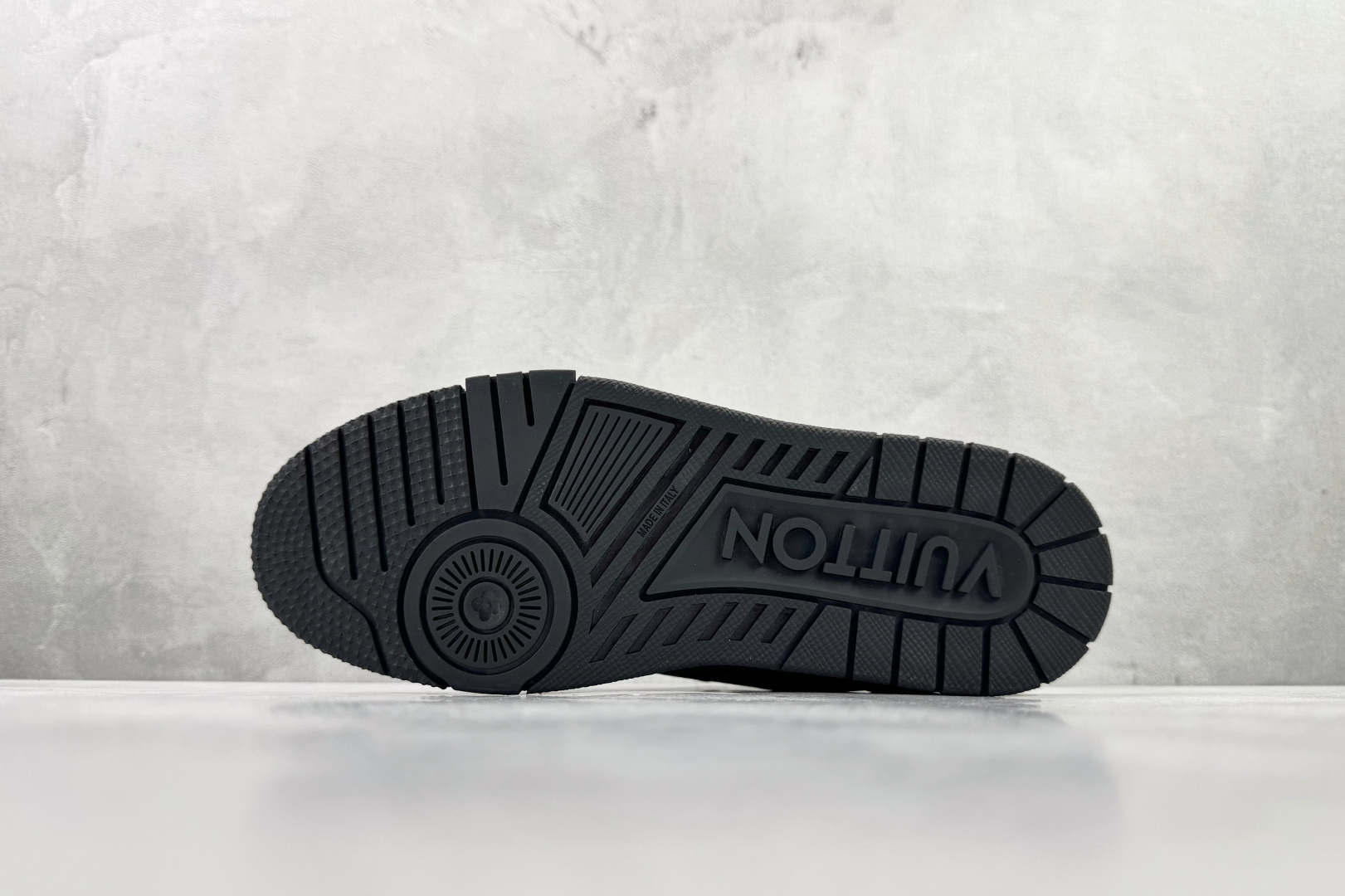 顶级纯原 LOUIS VUITTTrainer 黑色 1ADH49