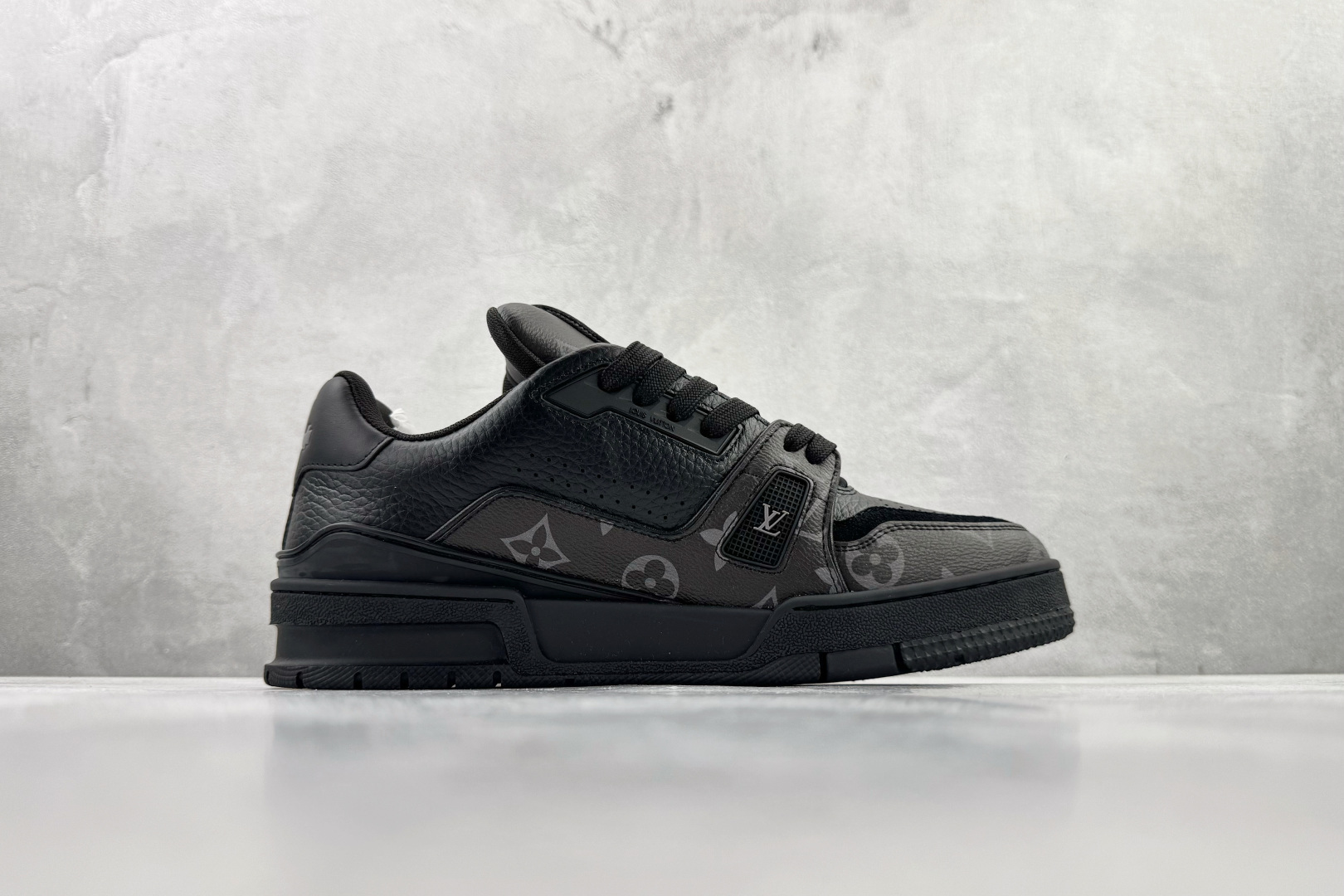 顶级纯原 LOUIS VUITTTrainer 黑色 1ADH49