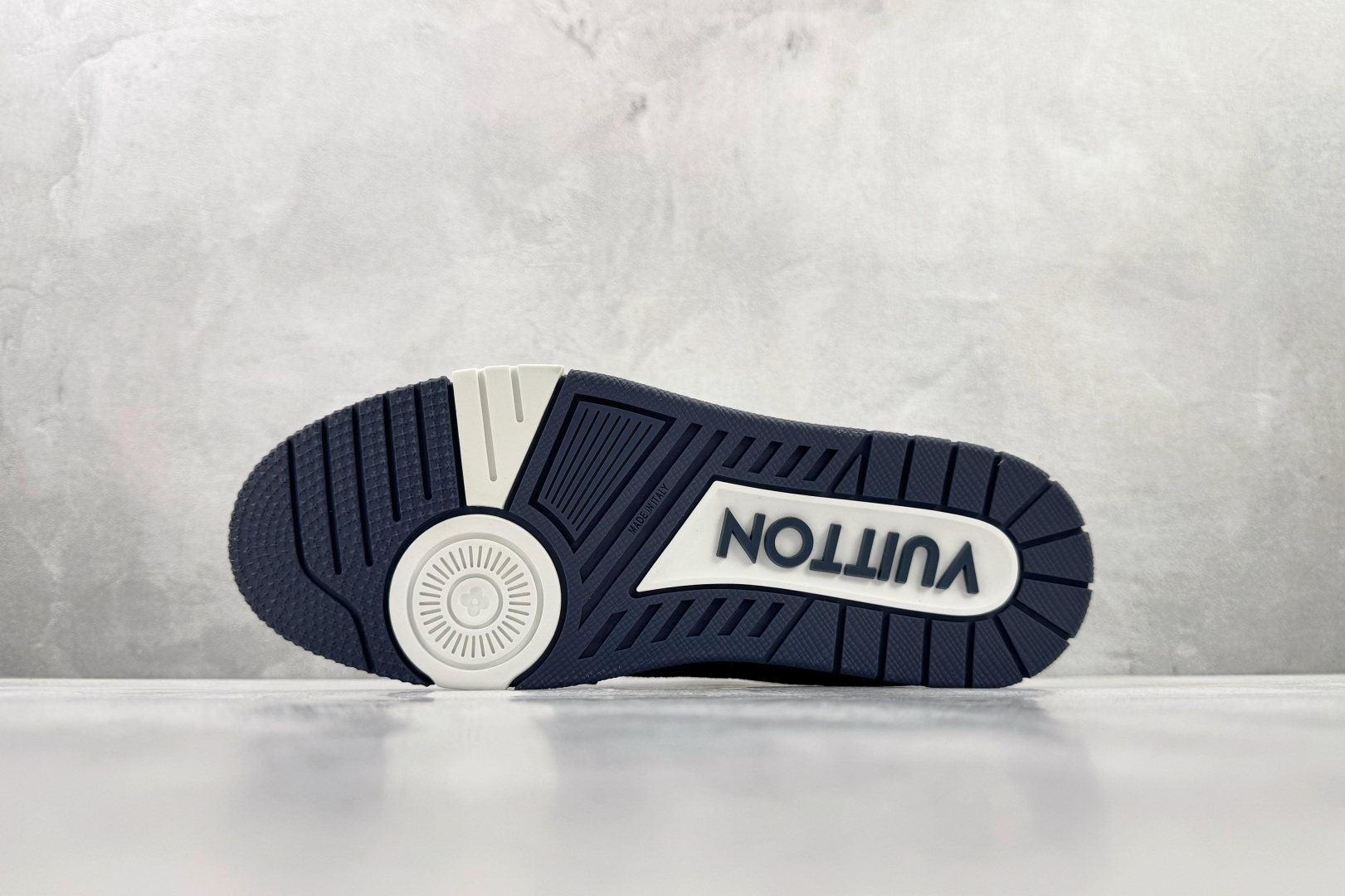 顶级纯原 LOUIS VUITTTrainer 深蓝色 1AHWPP