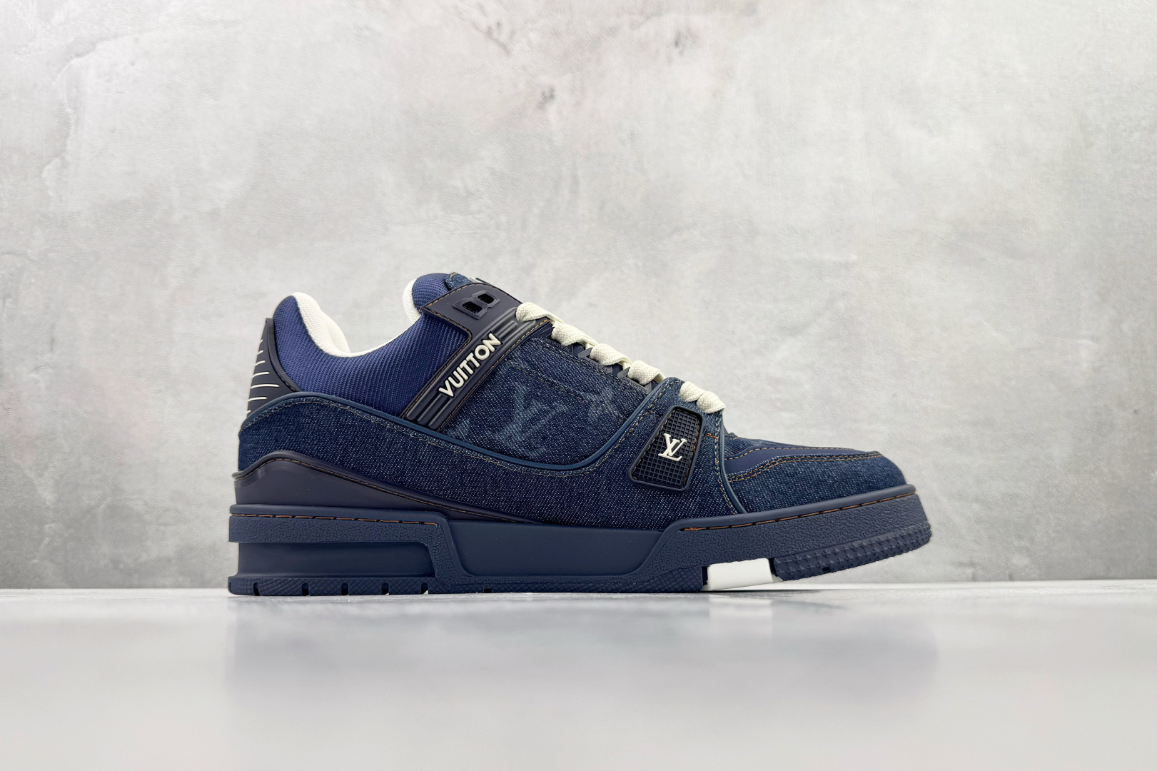 顶级纯原 LOUIS VUITTTrainer 深蓝色 1AHWPP