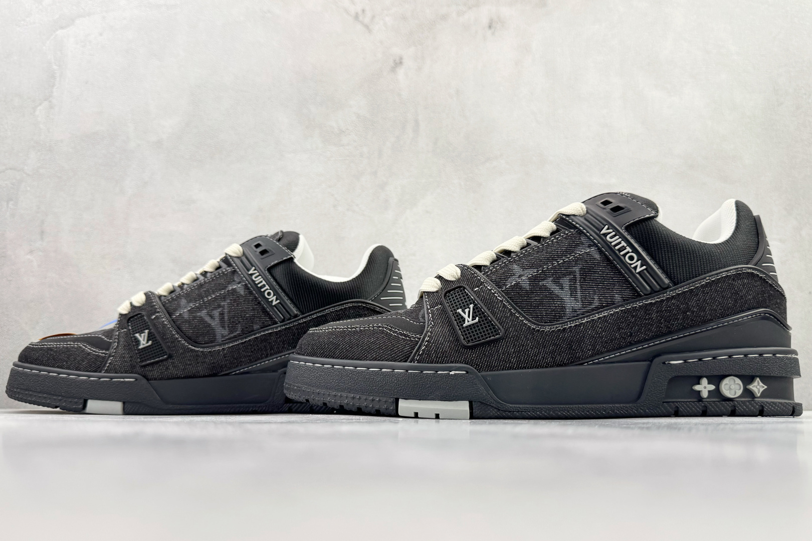 顶级纯原 LOUIS VUITTTrainer 黑色 1AHSZD