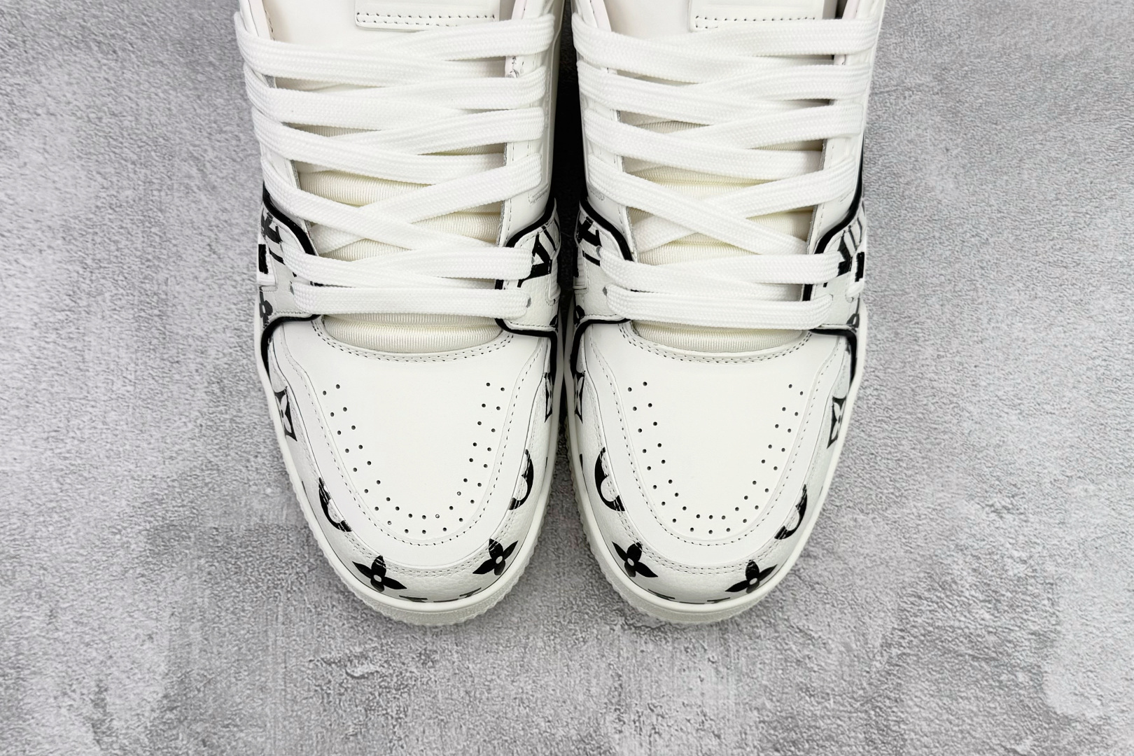 顶级纯原 LOUIS VUITTTrainer 白色 1AHTOJ