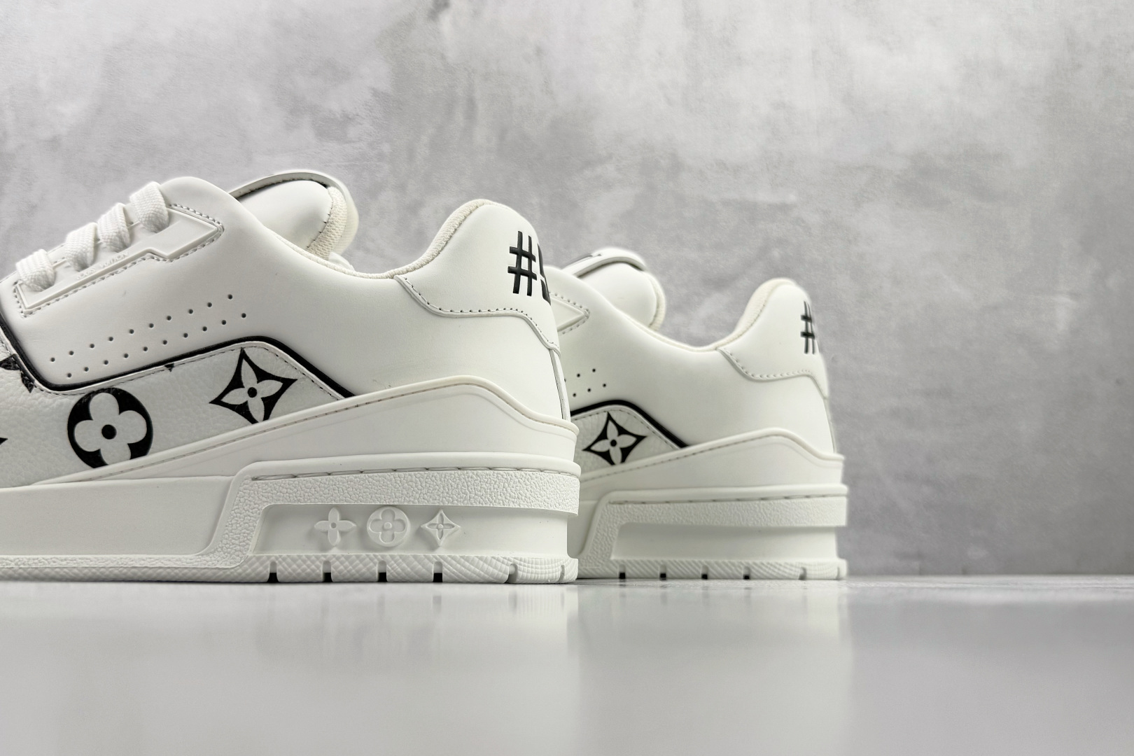 顶级纯原 LOUIS VUITTTrainer 白色 1AHTOJ