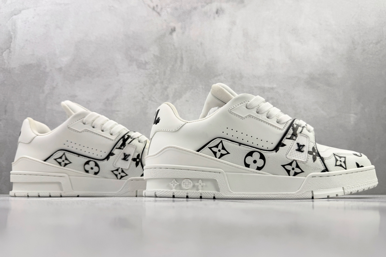 顶级纯原 LOUIS VUITTTrainer 白色 1AHTOJ