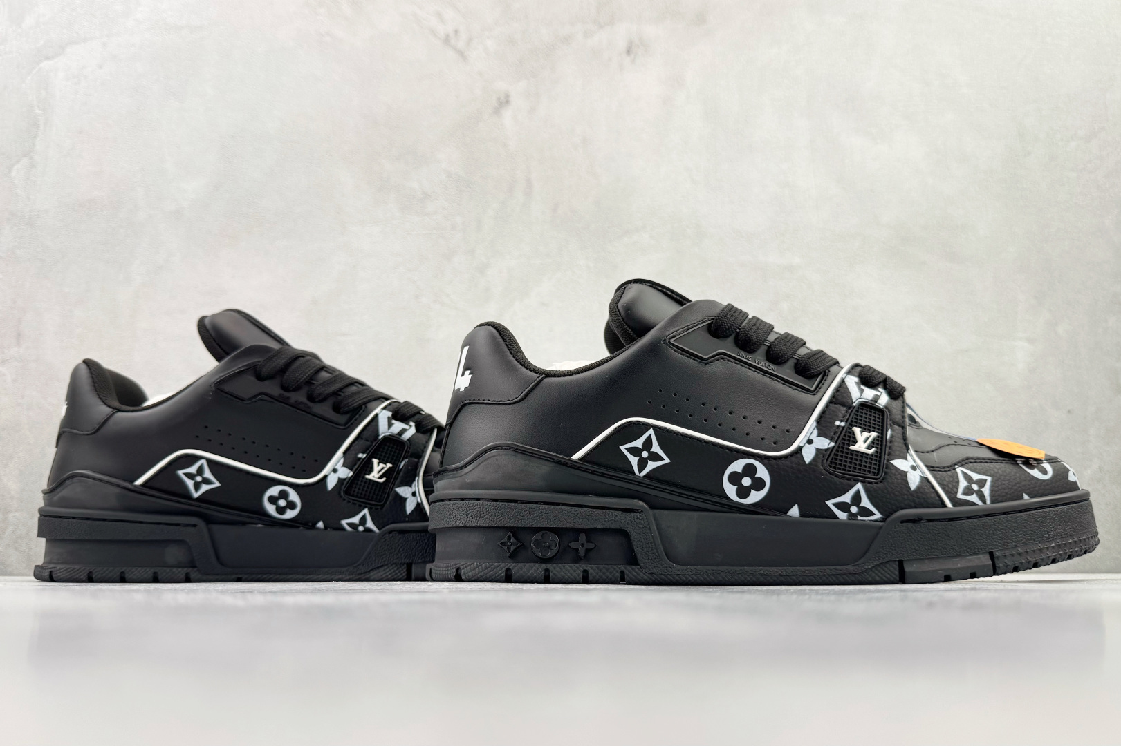 顶级纯原 LOUIS VUITTTrainer 黑色 1AHTO0