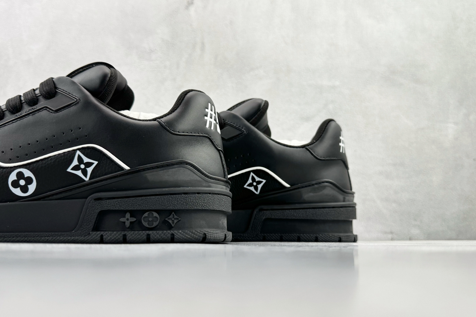 顶级纯原 LOUIS VUITTTrainer 黑色 1AHTO0