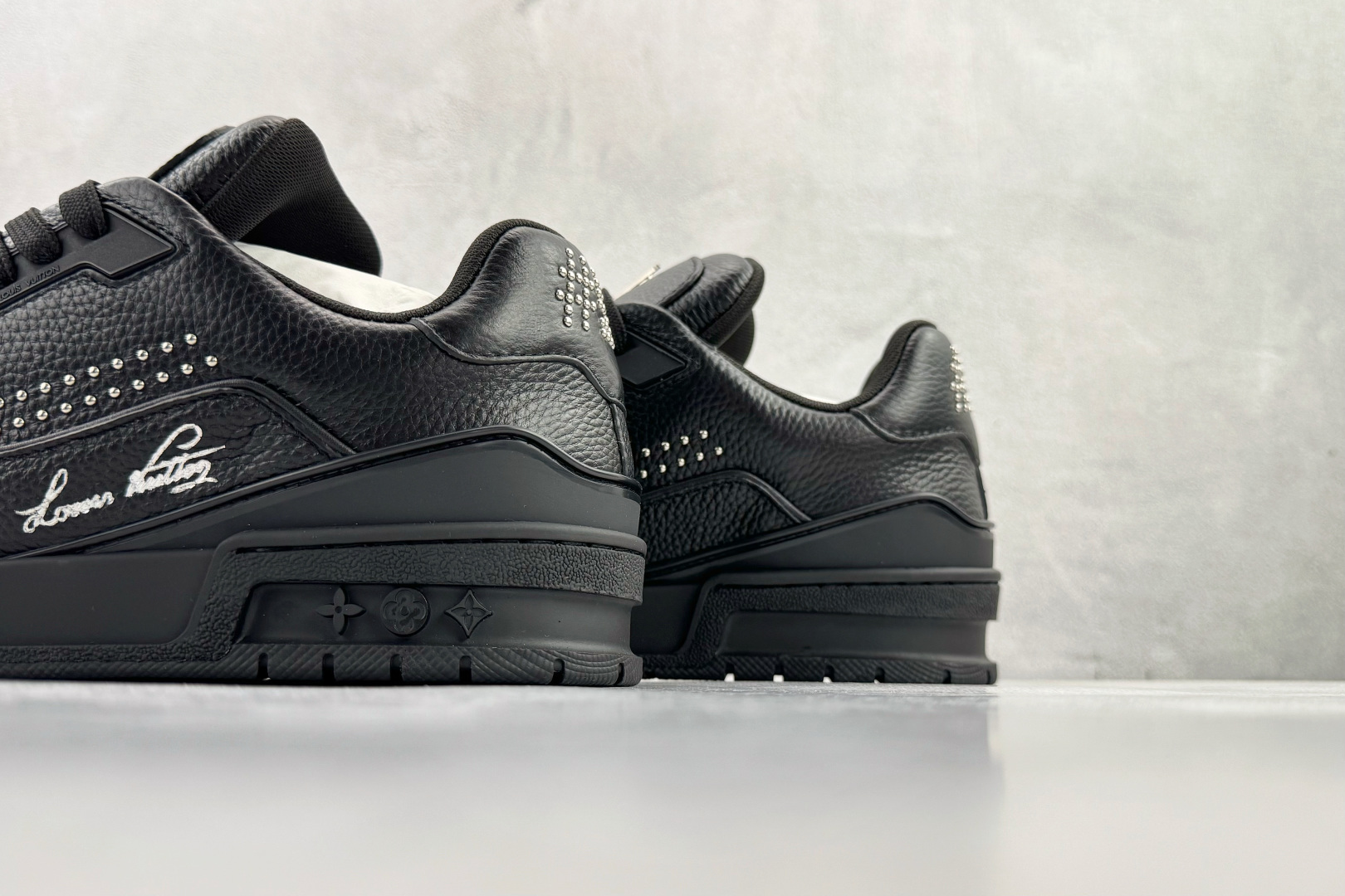 顶级纯原 LOUIS VUITTTrainer 黑色 1ADDCF