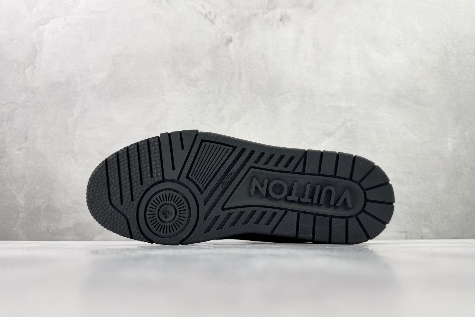 顶级纯原 LOUIS VUITTTrainer 黑色 1ADDCF