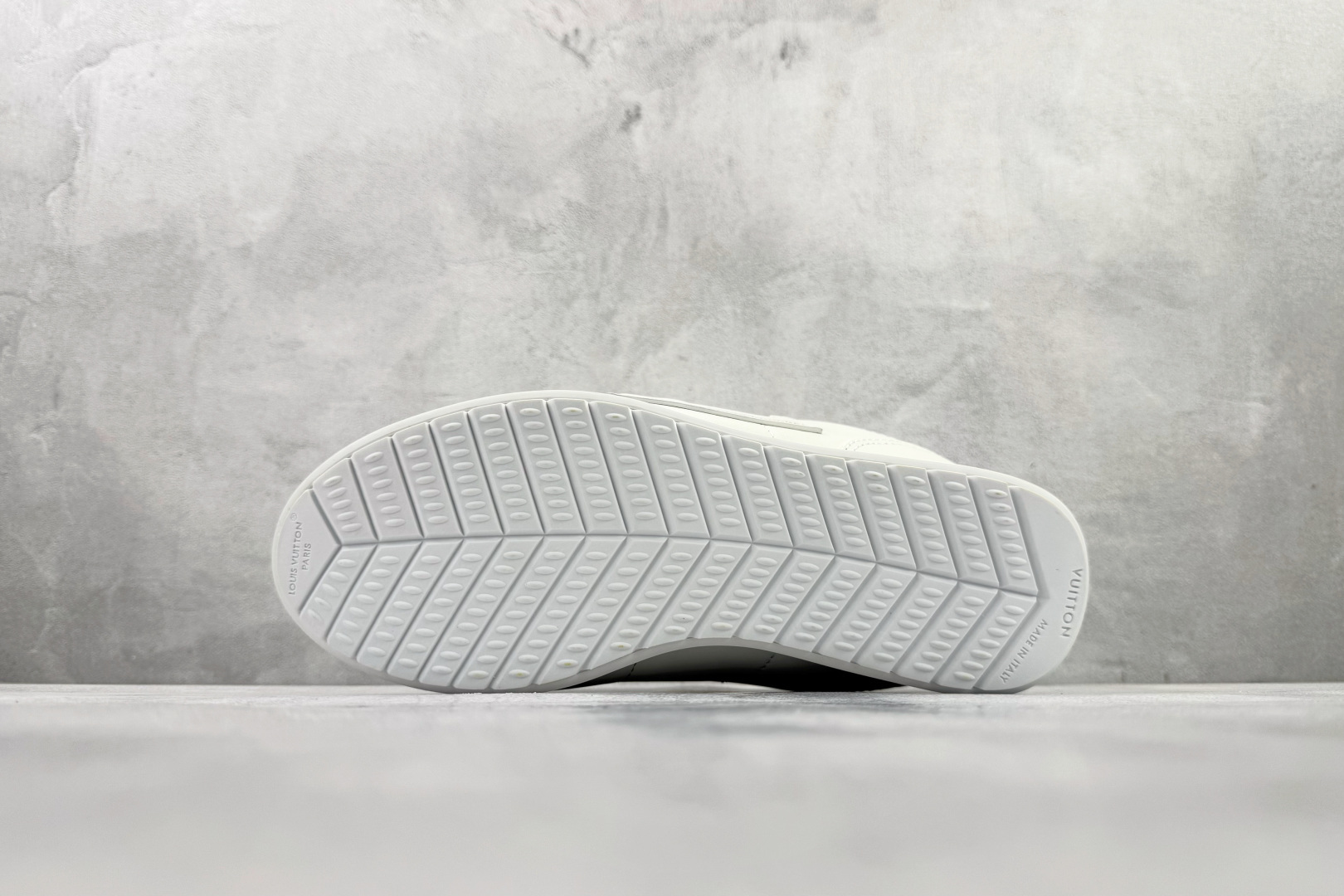 LOUIS VUITTx Nigo 联名款 FW25 Buttersoft 白色 1AIKDD