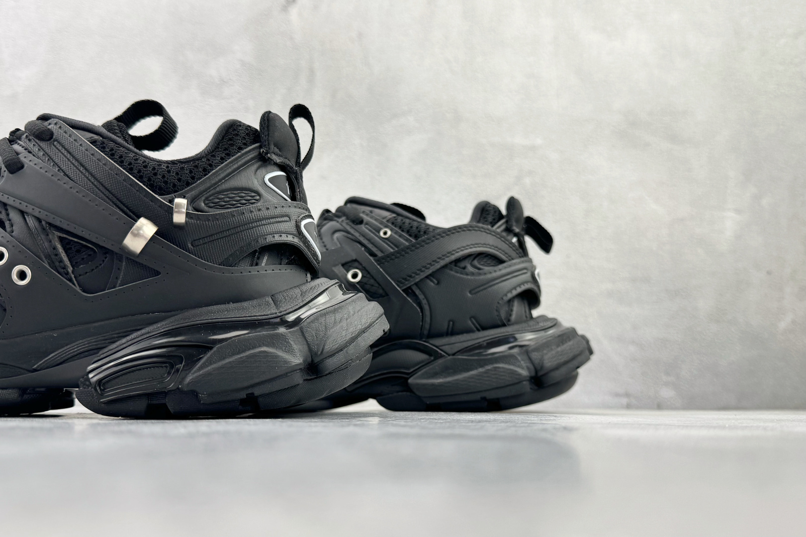 代购版 Balenciaga巴黎世家 Track Trail 黑色 542436WTRPG