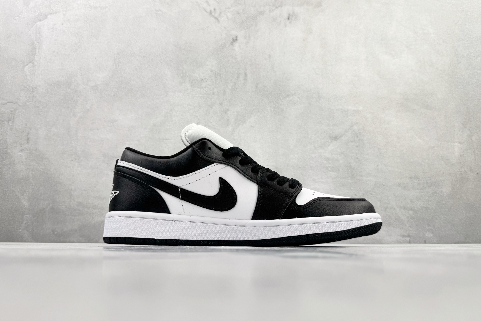 Jordan Air Jordan 1 ”Panda” 黑白 DC0774-101