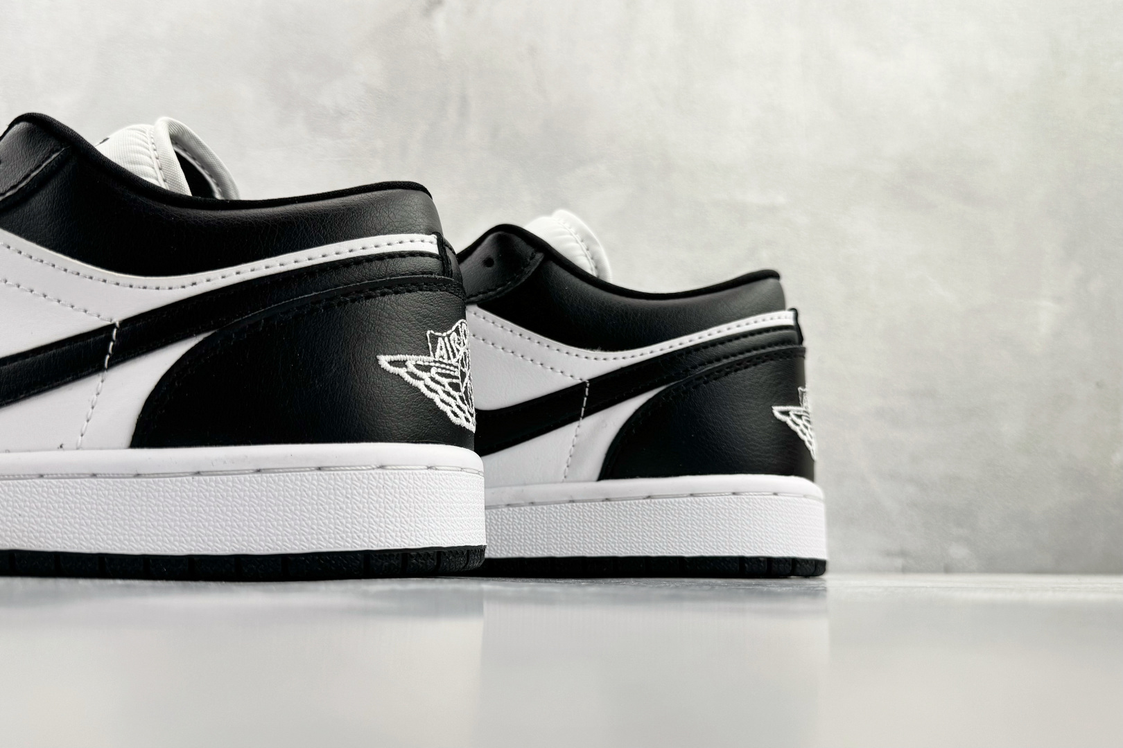 Jordan Air Jordan 1 ”Panda” 黑白 DC0774-101