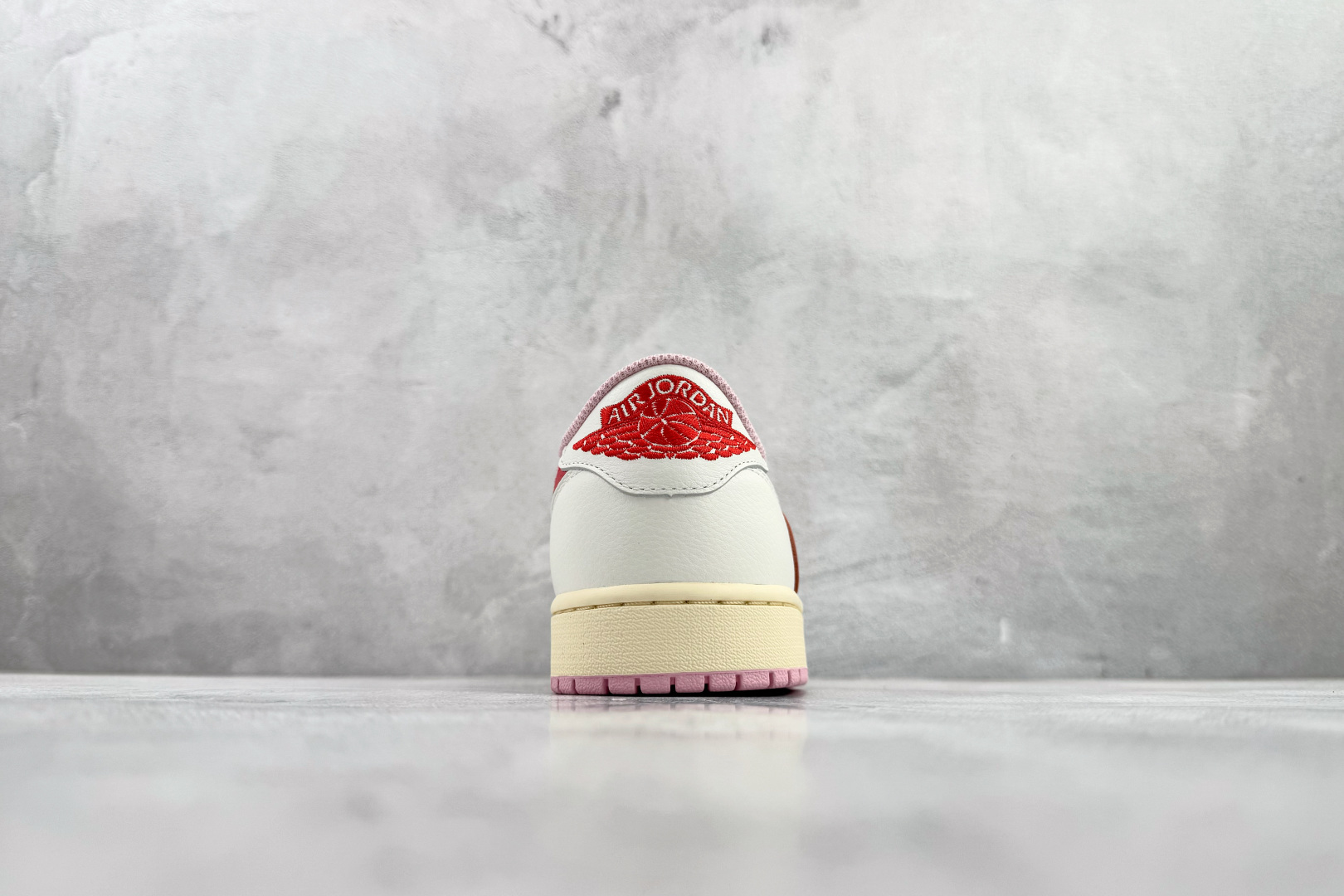 东南亚订单 Travis Scott x Jordan Air Jordan 1 Low 粉白 DM7866-100