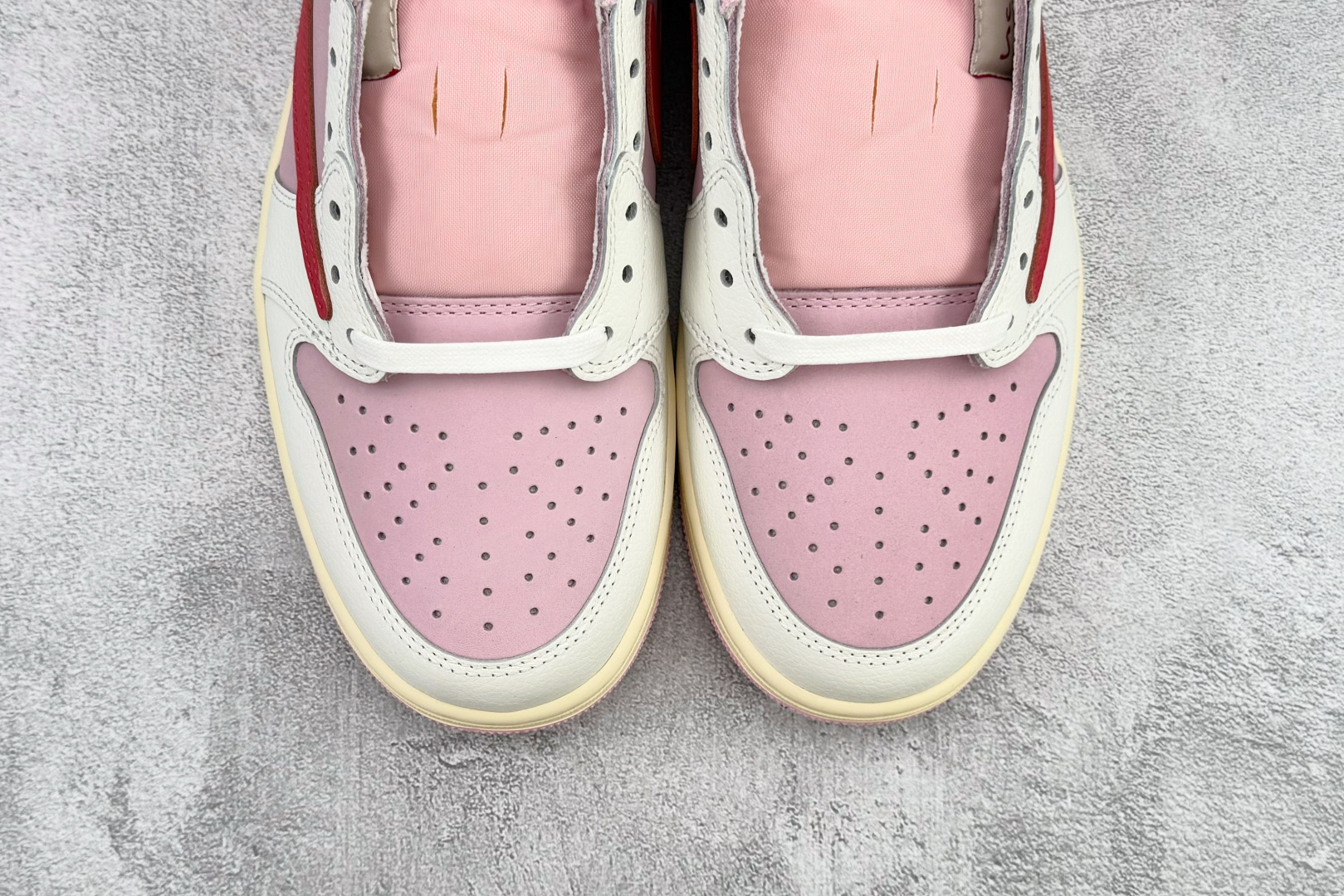 东南亚订单 Travis Scott x Jordan Air Jordan 1 Low 粉白 DM7866-100