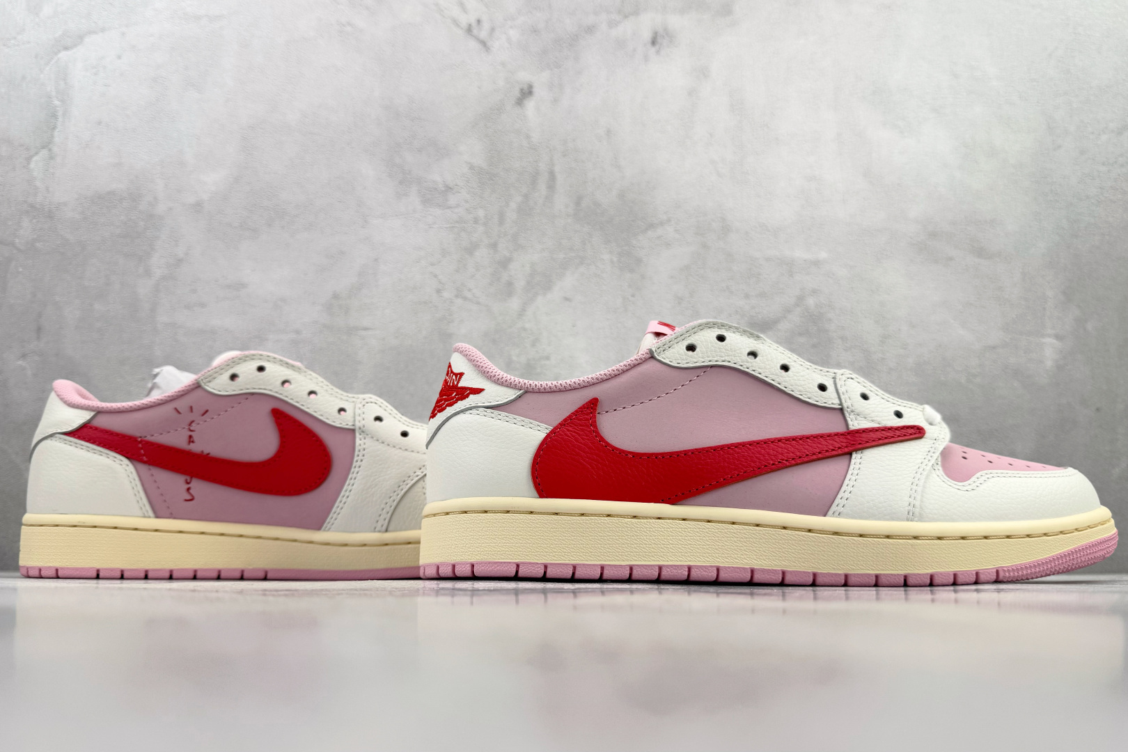 东南亚订单 Travis Scott x Jordan Air Jordan 1 Low 粉白 DM7866-100