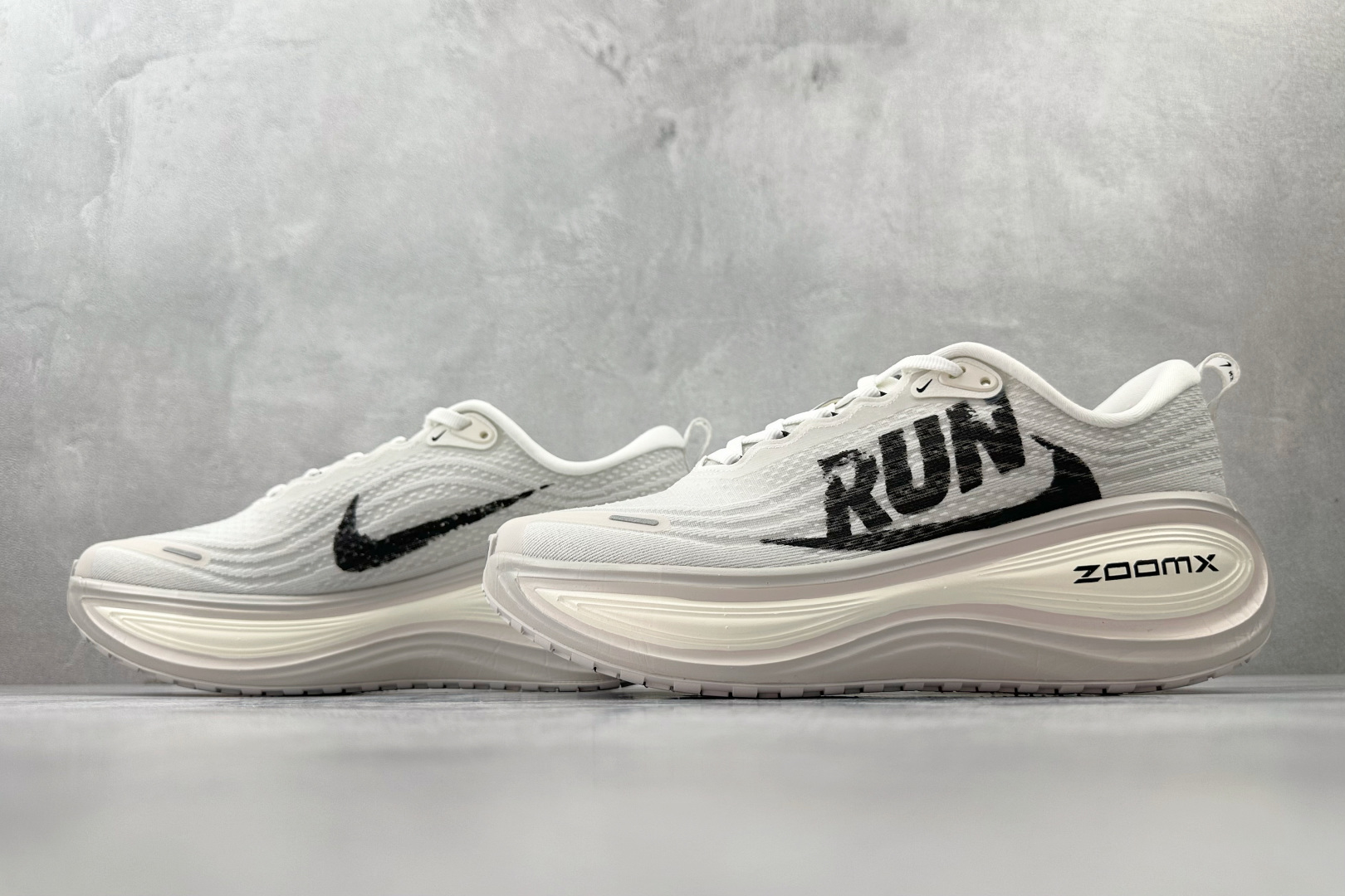 全套数据私模 Nike Vomero Plus ”Reverse Swoosh” 白色 IH2268-100