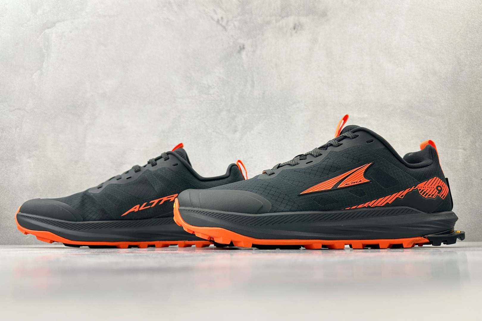平台专供 Altra Lone Peak 9黑橙色 AL0A85RG013