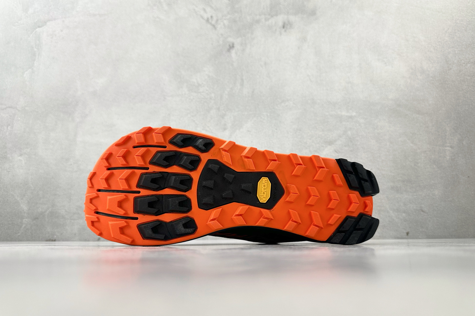 平台专供 Altra Lone Peak 9黑橙色 AL0A85RG013
