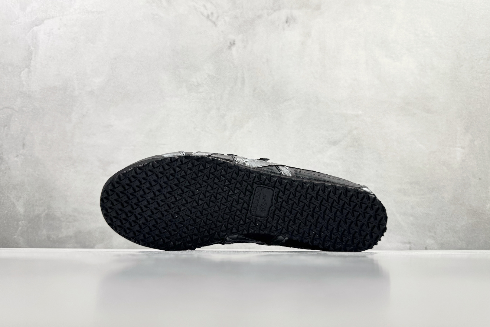 渠道特供 Onitsuka Tiger鬼塚虎 MEXICO 66 TGRS 黑灰色 1182A677-001