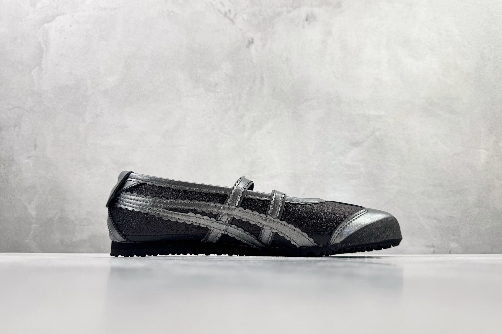 渠道特供 Onitsuka Tiger鬼塚虎 MEXICO 66 TGRS 黑灰色 1182A677-001