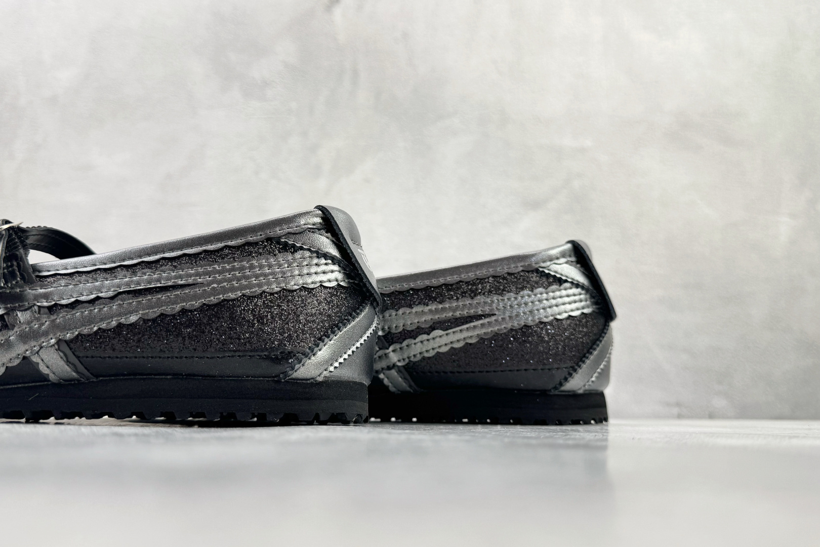 渠道特供 Onitsuka Tiger鬼塚虎 MEXICO 66 TGRS 黑灰色 1182A677-001