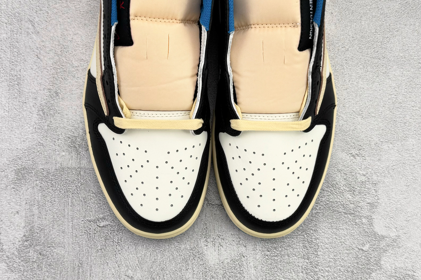 Travis Scott x Fragment Design x Jordan Air Jordan 1 Low SP 倒钩 白蓝黑 DM7866-140