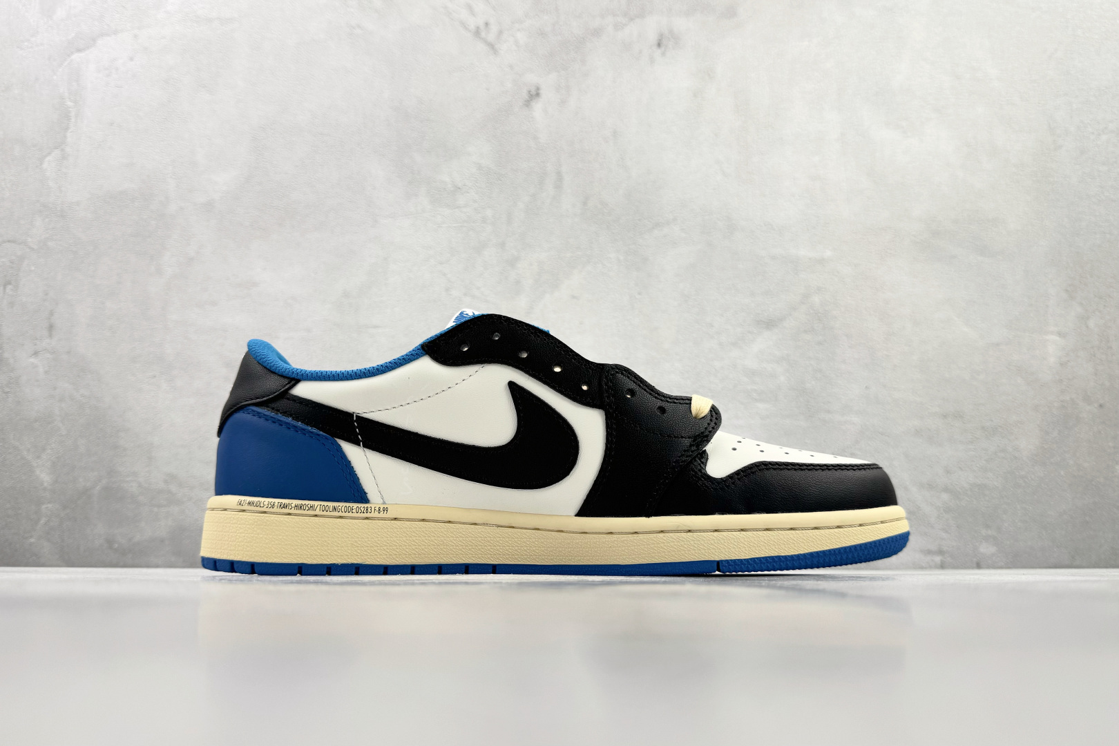 Travis Scott x Fragment Design x Jordan Air Jordan 1 Low SP 倒钩 白蓝黑 DM7866-140