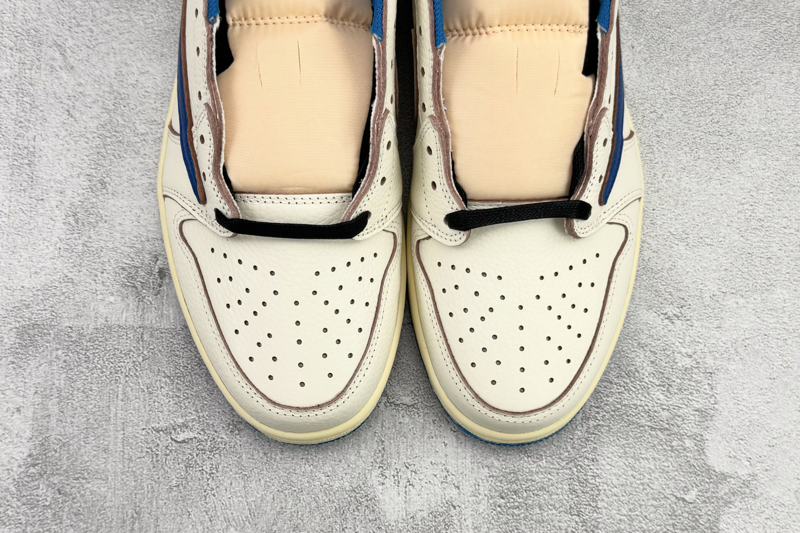 Travis Scott x Fragment Design x Jordan Air Jordan 1 Low SP 倒钩 白蓝 DM7866-104
