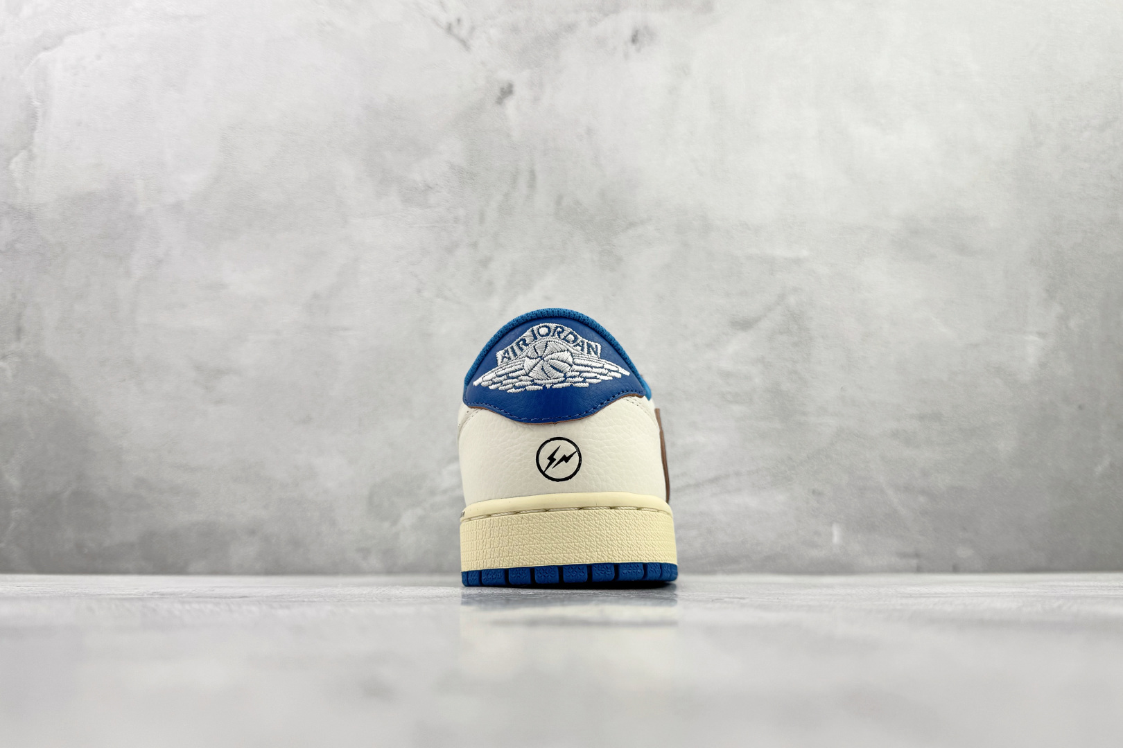 Travis Scott x Fragment Design x Jordan Air Jordan 1 Low SP 倒钩 白蓝 DM7866-104