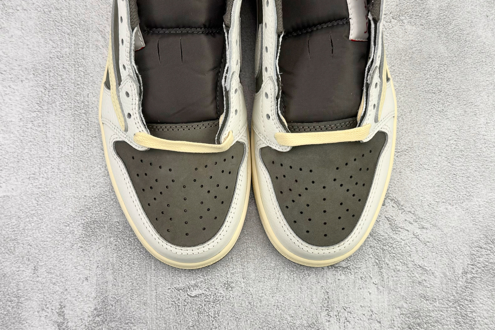 Travis Scott x Jordan Air Jordan 1 Low SP 倒钩 白棕 DM7866-162