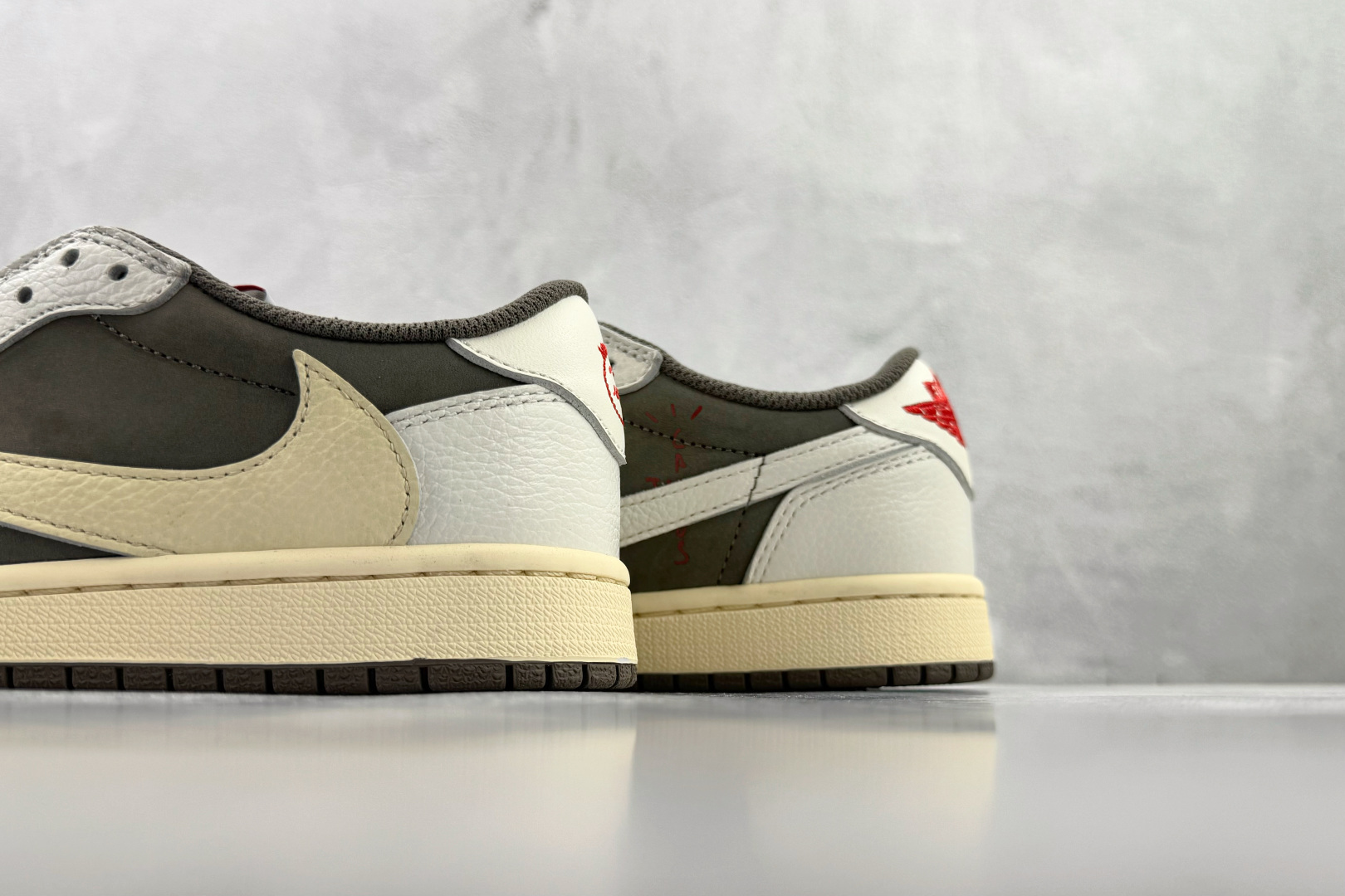Travis Scott x Jordan Air Jordan 1 Low SP 倒钩 白棕 DM7866-162