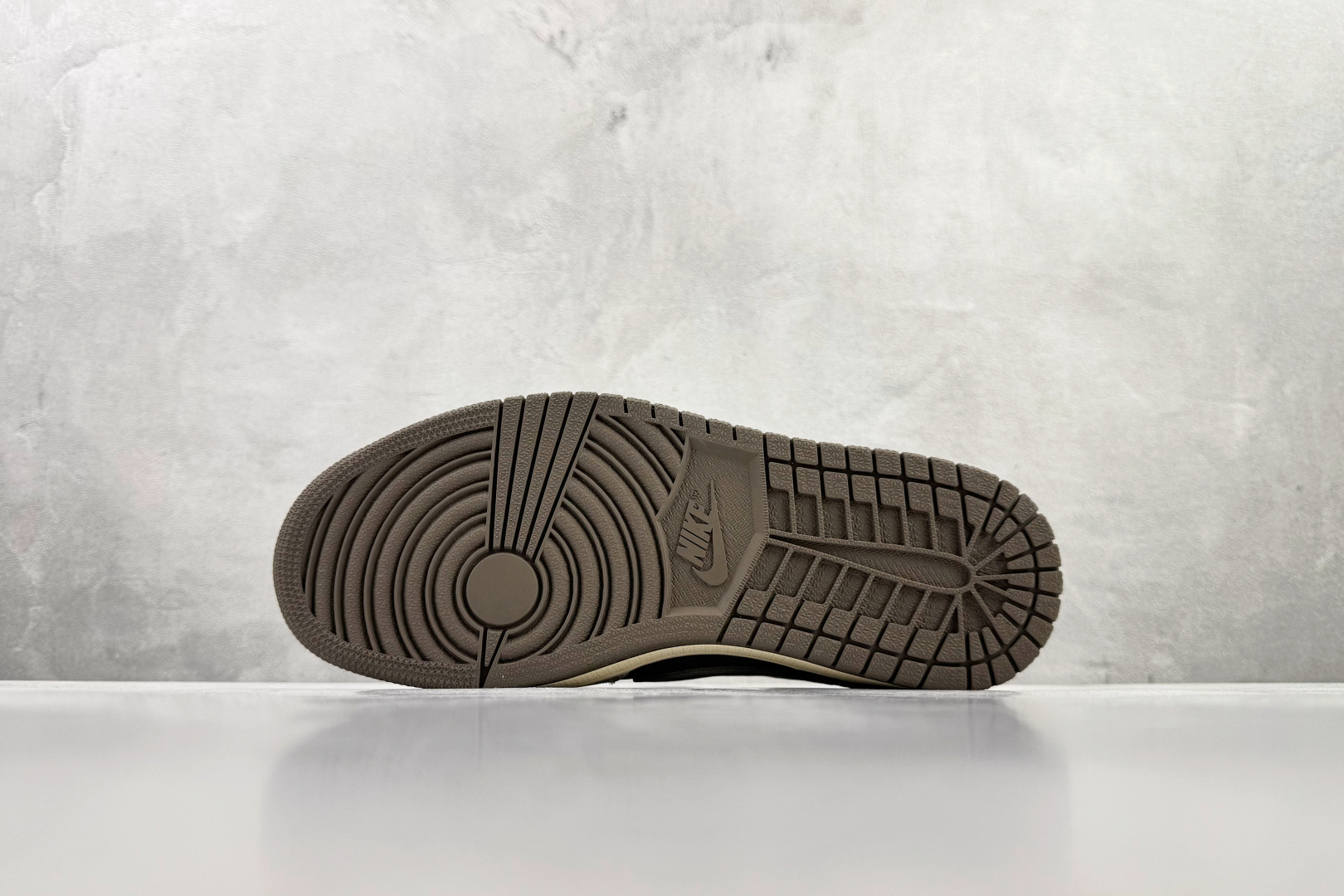 Travis Scott x Jordan Air Jordan 1 Low SP 倒钩 白棕 DM7866-162