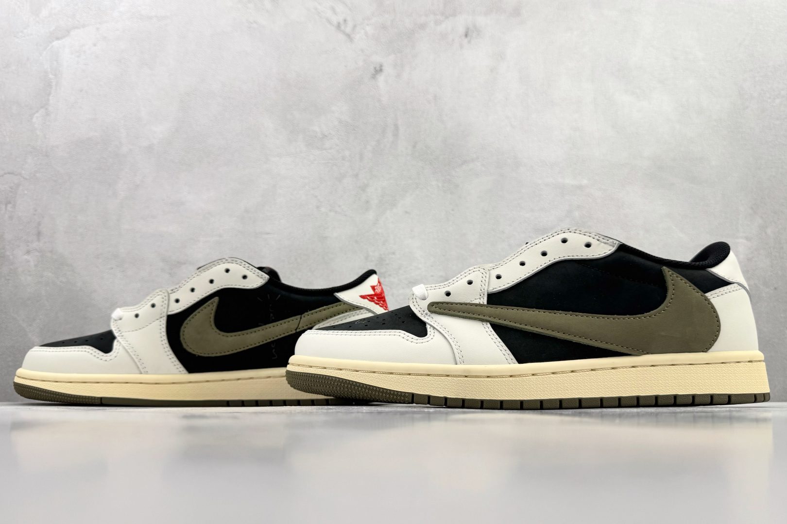 Travis Scott x Jordan Air Jordan 1 倒钩 5.0 皮革 Low ”Medium Olive” 黑绿橄榄 DZ4137-106