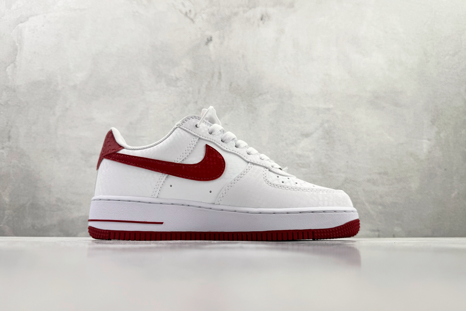 Kobe Bryant x Nike Air Force 1 Low “White and Team Red” 白红 IB0018-101