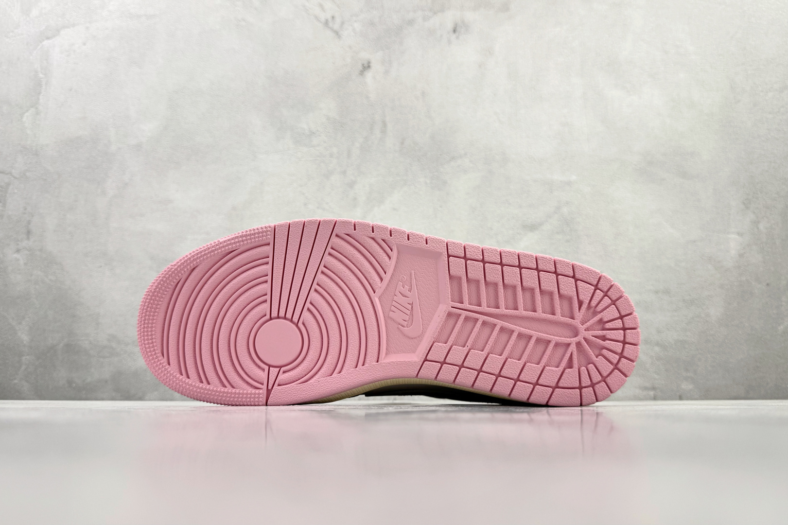 东南亚订单 Jordan Air Jordan 1 Low SP 黄粉 IQ7604-100